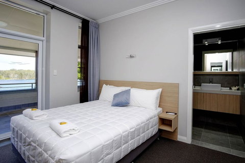 Lakes And Ocean Hotel Forster - ACT Tourism 25