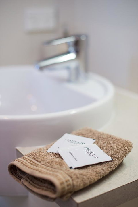 By The Beach B&B Self Contained Apartments - ACT Tourism 11