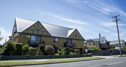 Coastal Bay Motel - ACT Tourism 0