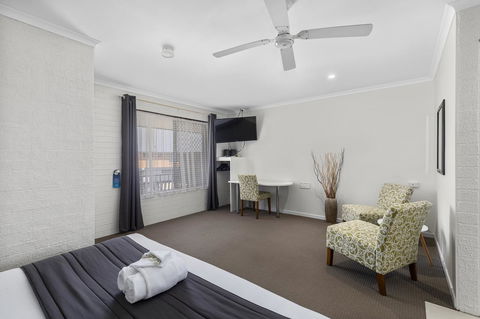 Coastal Bay Motel - ACT Tourism 12
