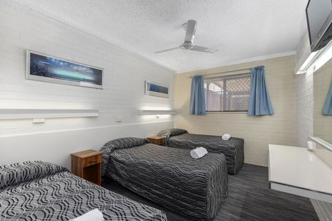 Coastal Bay Motel - ACT Tourism 17