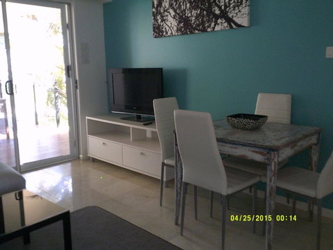 Pelican H2O One & Two Bedroom Apartments - ACT Tourism 24