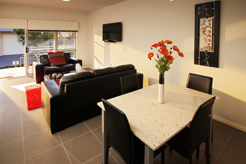 Charlestown Executive Apartments - ACT Tourism 24