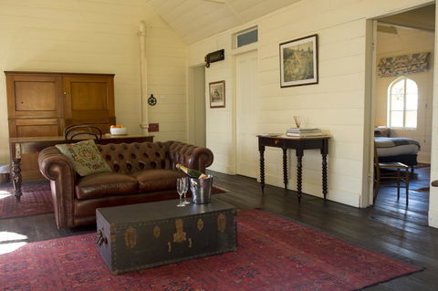 Hillview Heritage Hotel - ACT Tourism 28