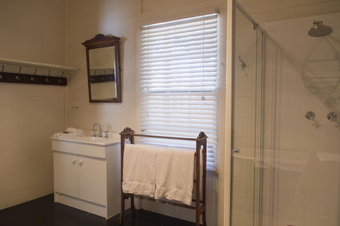 Hillview Heritage Hotel - ACT Tourism 16