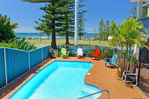 Beach House Holiday Apartments - ACT Tourism 0