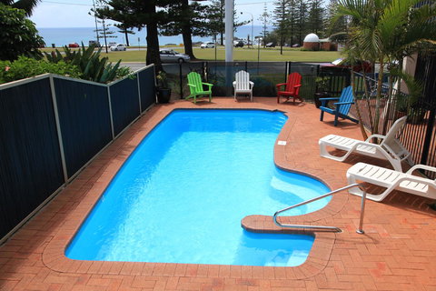 Beach House Holiday Apartments - ACT Tourism 4
