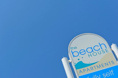 Beach House Holiday Apartments - ACT Tourism 3