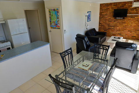 Beach House Holiday Apartments - ACT Tourism 10