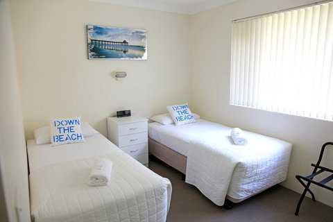 Beach House Holiday Apartments - ACT Tourism 24