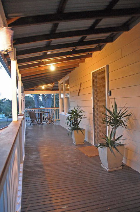 Bush & Bay Cottage - ACT Tourism 19