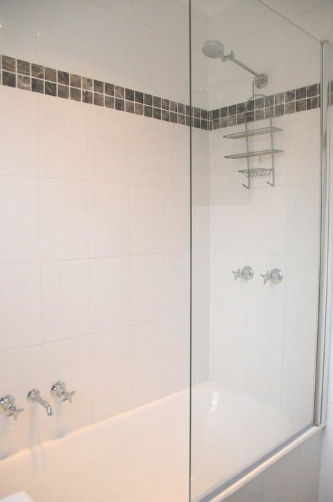 Bush & Bay Cottage - ACT Tourism 11