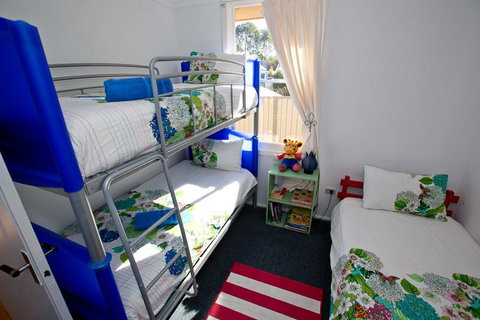 Bush & Bay Cottage - ACT Tourism 21
