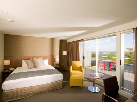Hotel Urban St Leonards - ACT Tourism 7