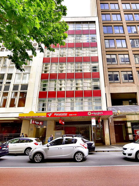Megaboom City Hotel - ACT Tourism 0