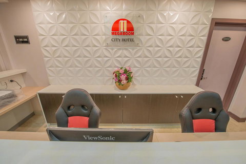 Megaboom City Hotel - ACT Tourism 16