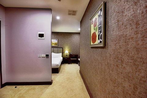 Megaboom City Hotel - ACT Tourism 40