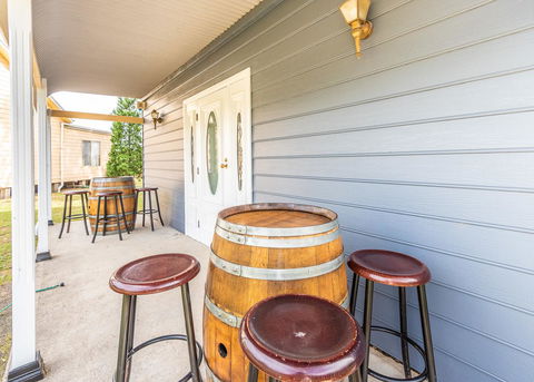 Madigan Wine Country Cottages - ACT Tourism 21