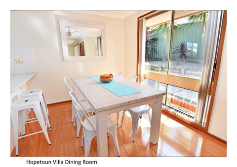 Hopetoun Villa - ACT Tourism 9