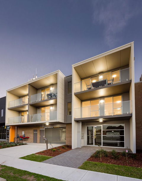 Hamilton Executive Apartments - ACT Tourism 0