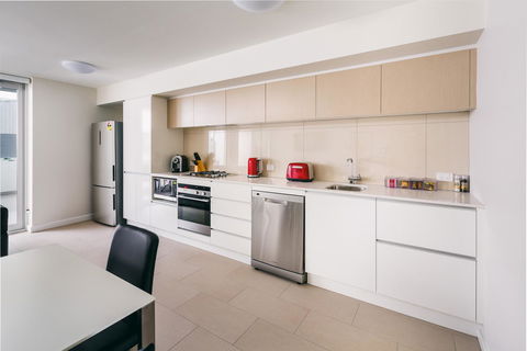 Hamilton Executive Apartments - ACT Tourism 24