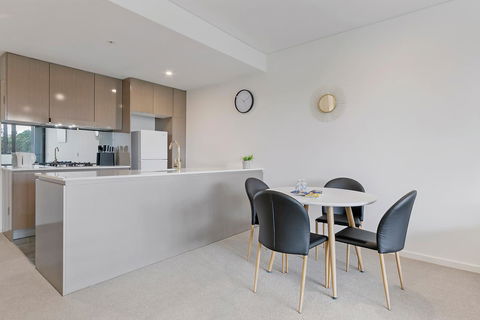 Stylish And Neat Two Bed Apartment In Wentworth Point - ACT Tourism 3