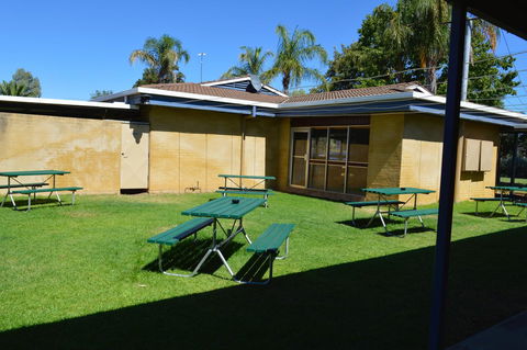 Brolga Hotel Motel - Coleambally - ACT Tourism 18