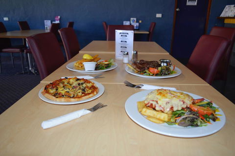 Brolga Hotel Motel - Coleambally - ACT Tourism 28