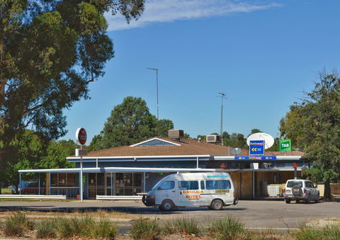 Brolga Hotel Motel - Coleambally - ACT Tourism 29