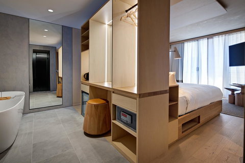 Zara Tower â€“ Luxury Suites And Apartments - ACT Tourism 1