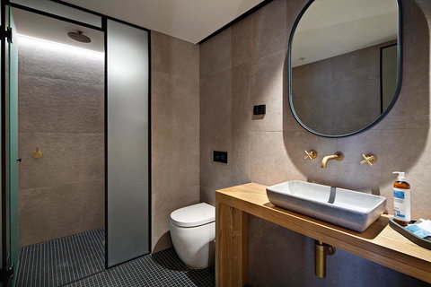 Zara Tower â€“ Luxury Suites And Apartments - ACT Tourism 7