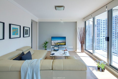 Zara Tower â€“ Luxury Suites And Apartments - ACT Tourism 0