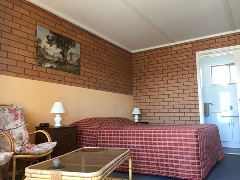 Deniliquin Motel - ACT Tourism 8