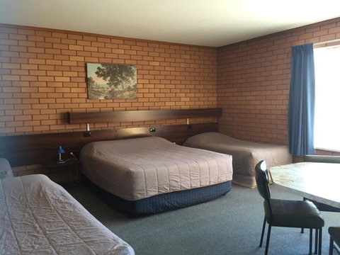 Deniliquin Motel - ACT Tourism 14