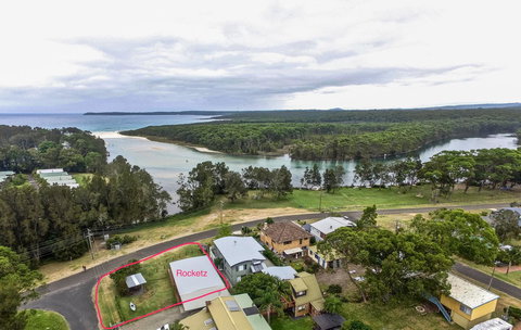 Rocketz At Berrara Beach - ACT Tourism 1