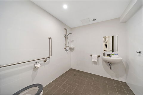 Carlton Suites - ACT Tourism 5