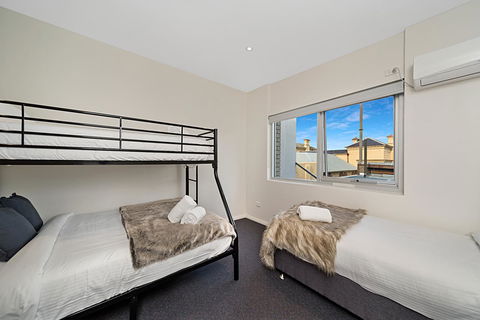 Carlton Suites - ACT Tourism 22