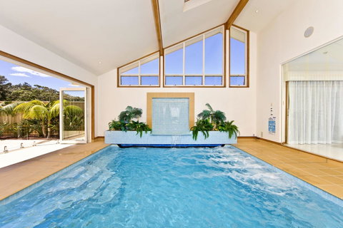 One Mile Mansion - Private Coastal Retreat FREE FAMILY ADVENTURE PASS - ACT Tourism 4