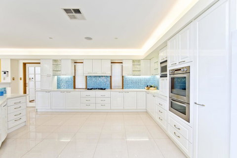 One Mile Mansion - Private Coastal Retreat FREE FAMILY ADVENTURE PASS - ACT Tourism 2