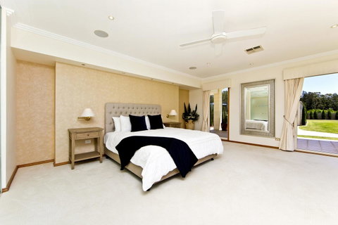 One Mile Mansion - Private Coastal Retreat FREE FAMILY ADVENTURE PASS - ACT Tourism 7