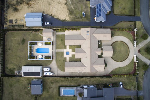 One Mile Mansion - Private Coastal Retreat FREE FAMILY ADVENTURE PASS - ACT Tourism 21