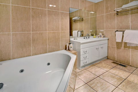 Bundanoon Lodge - ACT Tourism 43