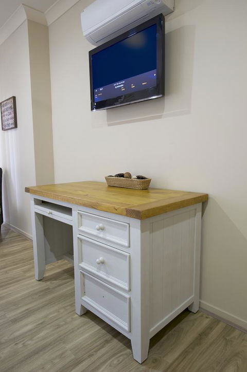 Marty's @ Little Beach - ACT Tourism 26