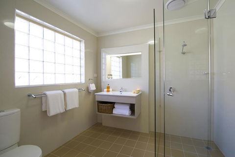 Marty's @ Little Beach - ACT Tourism 1