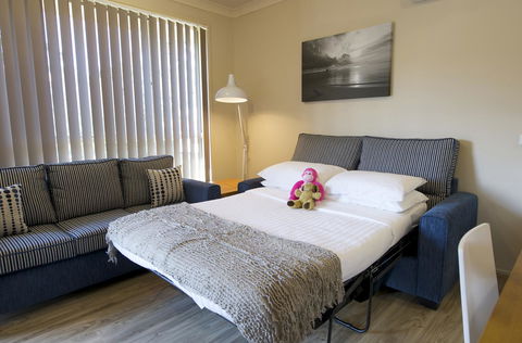 Marty's @ Little Beach - ACT Tourism 16