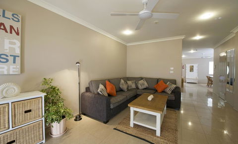 Marty's @ Little Beach - ACT Tourism 11