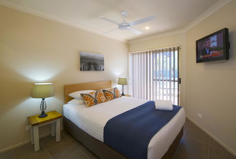 Marty's @ Little Beach - ACT Tourism 13