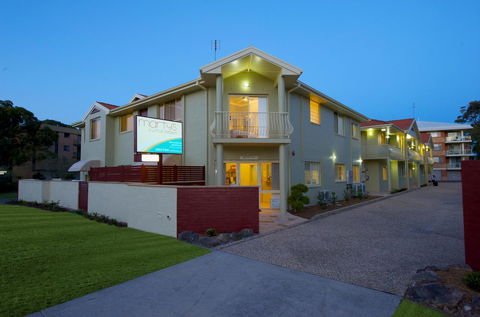 Marty's @ Little Beach - ACT Tourism 4