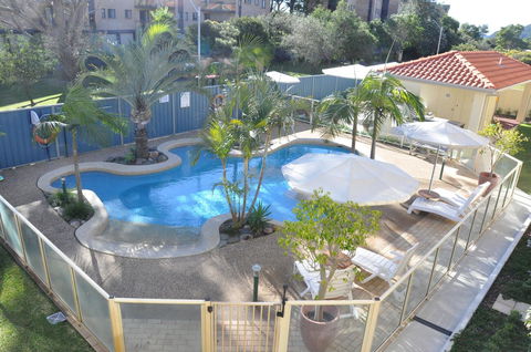 Marty's @ Little Beach - ACT Tourism 0