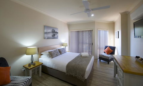 Marty's @ Little Beach - ACT Tourism 25